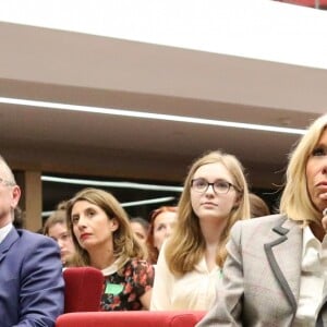 La première dame Brigitte Macron assiste à la 6 ème cérémonie de remise des prix Non au Harcèlement au ministère de l'Education, Paris, France, le 3 juin 2019. © Stéphane Lemouton / Bestimage