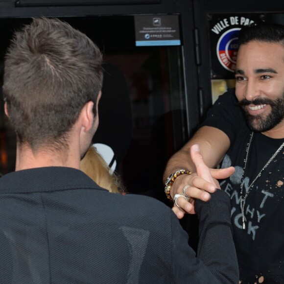 Pamela Anderson et son compagnon Adil Rami arrivent à la premiére du spectacle "Bionic Showgirl" avec Viktoria Modesta au Crazy Horse à Paris le 3 juin 2019. © Veeren/Bestimage
