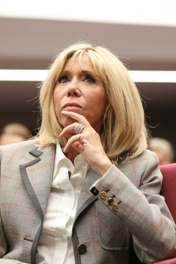 La première dame Brigitte Macron assiste à la 6 ème cérémonie de remise des prix Non au Harcèlement au ministère de l'Education, Paris, France, le 3 juin 2019. © Stéphane Lemouton / Bestimage