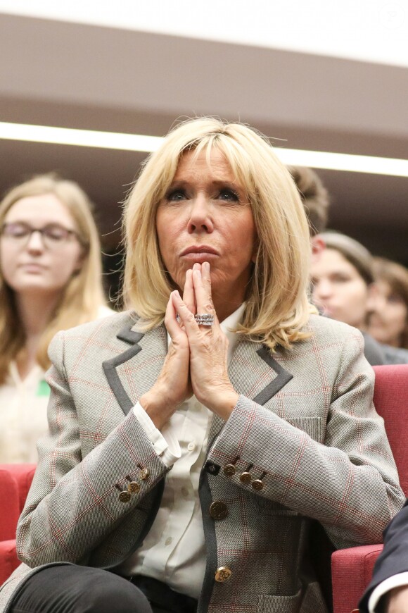 La première dame Brigitte Macron assiste à la 6 ème cérémonie de remise des prix Non au Harcèlement au ministère de l'Education, Paris, France, le 3 juin 2019. © Stéphane Lemouton / Bestimage