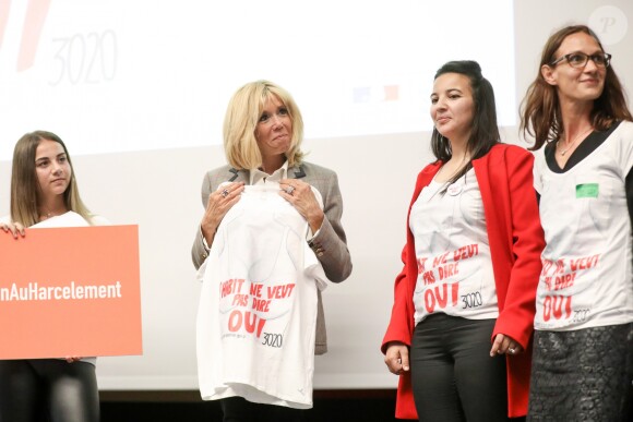 La première dame Brigitte Macron assiste à la 6 ème cérémonie de remise des prix Non au Harcèlement au ministère de l'Education, Paris, France, le 3 juin 2019. © Stéphane Lemouton / Bestimage