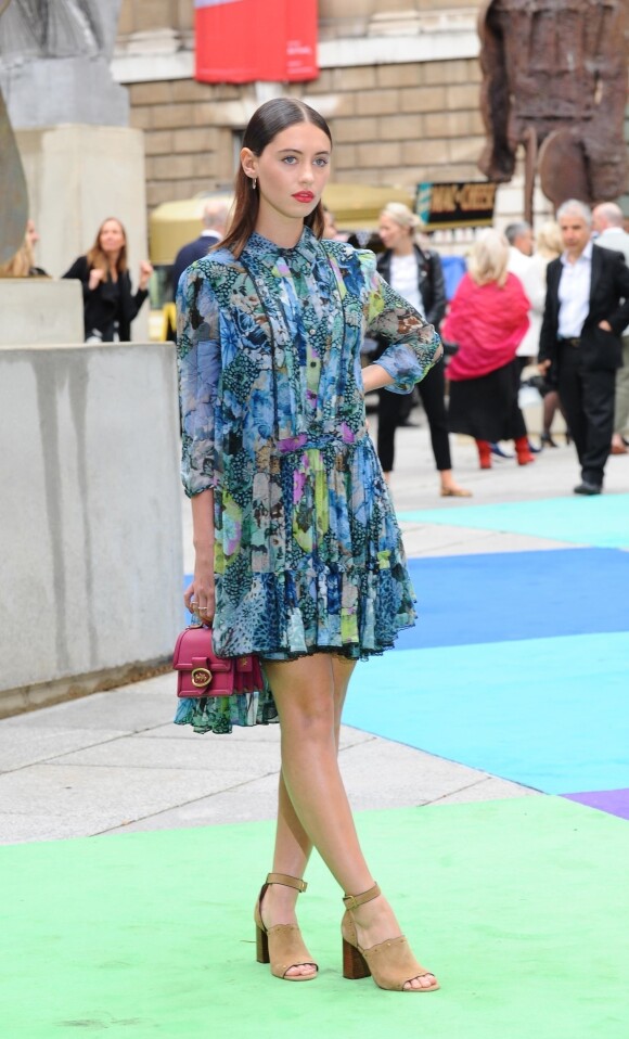 La fille de Jude Law, Iris Law, assiste au vernissage de l'exposition estivale de la Royal Academy of Arts. Londres, le 4 juin 2019.
