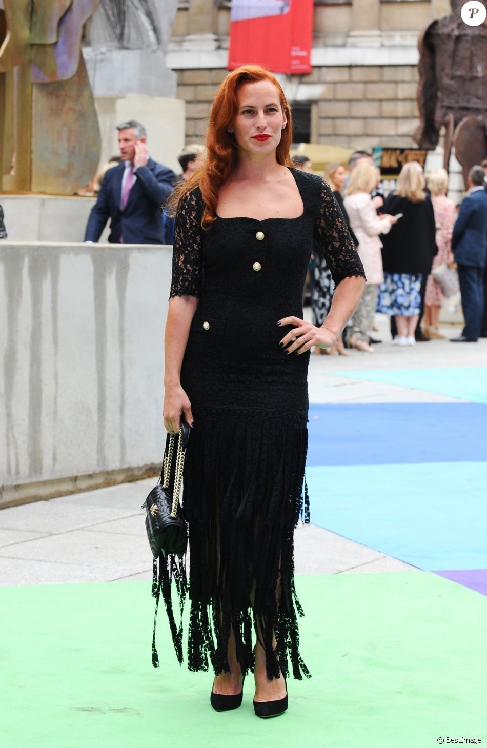 Charlotte Dellal assiste au vernissage de l'exposition estivale de la