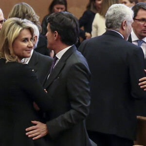 Manuel Valls et sa compagne Susana Gallardo lors de la soirée des Prix du Royaume d'Espagne pour les entreprises (Premio Reino de España a la Trayectoria Empresarial) à l'école de commerce Institut d'études supérieures de commerce (IESE) de Barcelone, Espagne, le 25 février 2019.