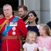 Le prince Andrew, duc d'York, le prince Harry, duc de Sussex, et Meghan Markle, duchesse de Sussex au balcon du palais de Buckingham à Londres le 8 juin 2019 lors de la parade Trooping the Colour.