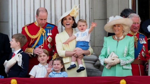 Kate Middleton et William: Louis, 13 mois, fait son show au balcon de Buckingham