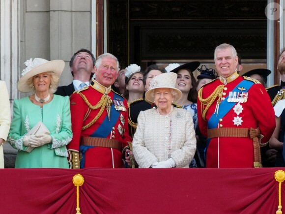 La reine Elizabeth II et la famille royale britannique au balcon du palais de Buckingham à Londres le 8 juin 2019 lors de la parade Trooping the Colour.