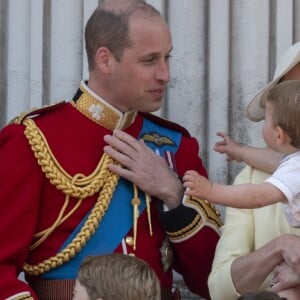 Le prince Louis de Cambridge, troisième enfant du prince William et de Kate Middleton, duchesse de Cambridge, assistait pour la première fois le 8 juin 2019 à la parade Trooping the Colour, depuis le balcon du palais de Buckingham à Londres.