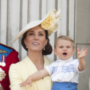 Le prince Louis de Cambridge, troisième enfant du prince William et de Kate Middleton, duchesse de Cambridge, assistait pour la première fois le 8 juin 2019 à la parade Trooping the Colour, depuis le balcon du palais de Buckingham à Londres.