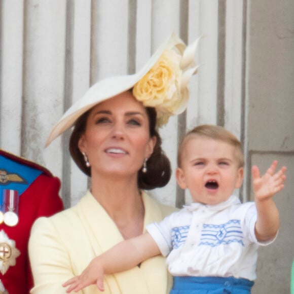 Le prince Louis de Cambridge, troisième enfant du prince William et de Kate Middleton, duchesse de Cambridge, assistait pour la première fois le 8 juin 2019 à la parade Trooping the Colour, depuis le balcon du palais de Buckingham à Londres.