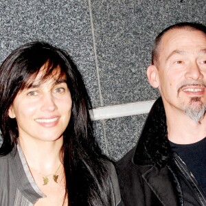 Archives - Florent Pagny et sa femme Azucena Camano lors de la conférence de presse TF1 de la rentrée 2009-2010 à Paris, le 16 septembre 2009.