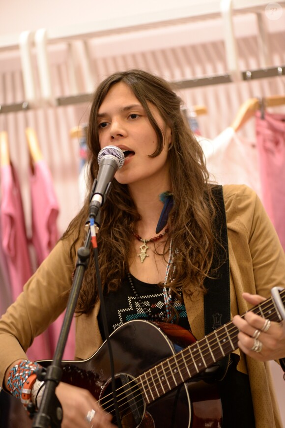 Exclusif - Vanille Clerc - Vernissage du nouveau design éphémère de la boutique Comptoir Des Cotonniers de Saint-Sulpice à Paris, le 9 avril 2015.