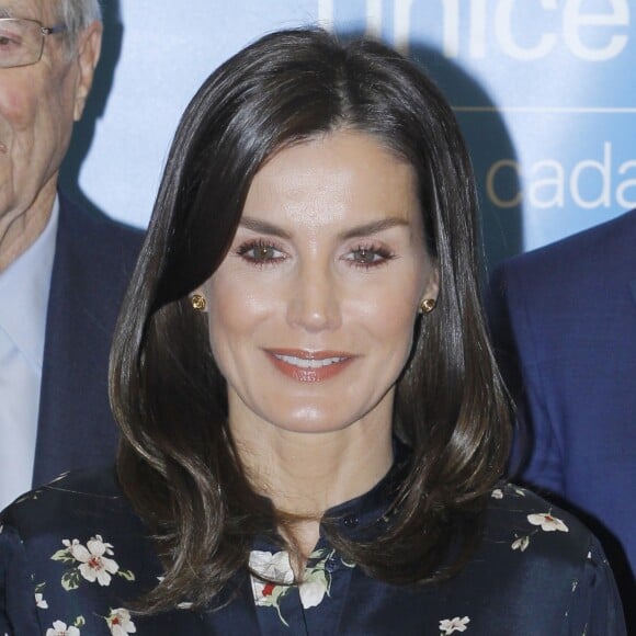La reine Letizia d'Espagne (en robe Massimo Dutti) lors de la cérémonie de remise des Prix du comité espagnol de l'UNICEF 2019 le 11 juin 2019 au siège du Conseil supérieur de la recherche scientifique à Madrid.