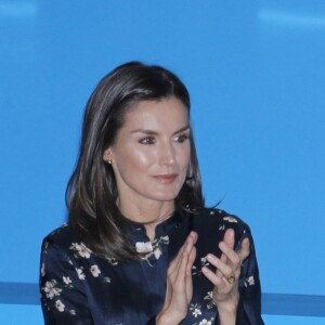 La reine Letizia d'Espagne (en robe Massimo Dutti) lors de la cérémonie de remise des Prix du comité espagnol de l'UNICEF 2019 le 11 juin 2019 au siège du Conseil supérieur de la recherche scientifique à Madrid.
