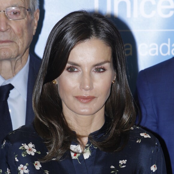 La reine Letizia d'Espagne (en robe Massimo Dutti) lors de la cérémonie de remise des Prix du comité espagnol de l'UNICEF 2019 le 11 juin 2019 au siège du Conseil supérieur de la recherche scientifique à Madrid.