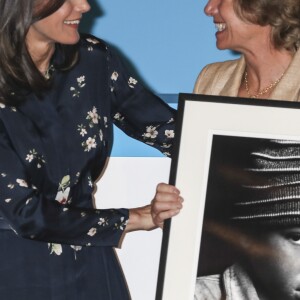 La reine Letizia d'Espagne (en robe Massimo Dutti) lors de la cérémonie de remise des Prix du comité espagnol de l'UNICEF 2019 le 11 juin 2019 au siège du Conseil supérieur de la recherche scientifique à Madrid.