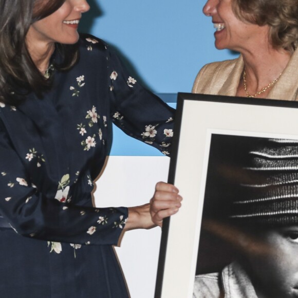 La reine Letizia d'Espagne (en robe Massimo Dutti) lors de la cérémonie de remise des Prix du comité espagnol de l'UNICEF 2019 le 11 juin 2019 au siège du Conseil supérieur de la recherche scientifique à Madrid.