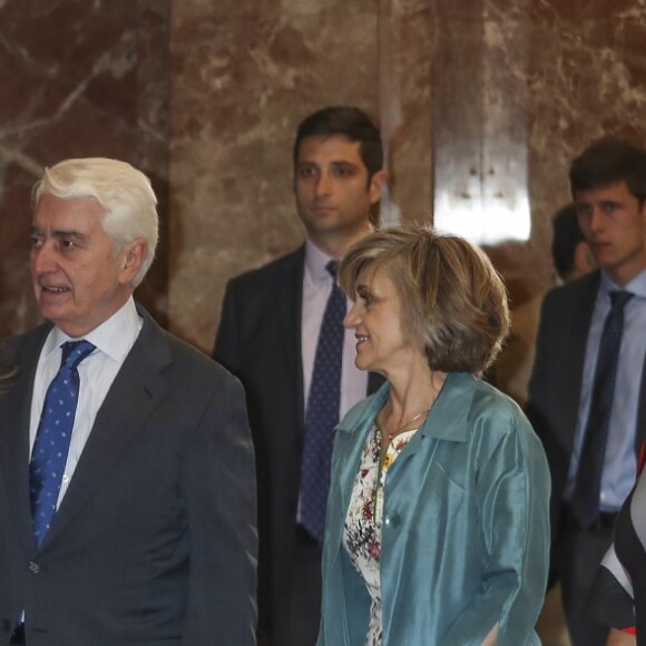 La reine Letizia d'Espagne (en robe Massimo Dutti) lors de la cérémonie de remise des Prix du comité espagnol de l'UNICEF 2019 le 11 juin 2019 au siège du Conseil supérieur de la recherche scientifique à Madrid.