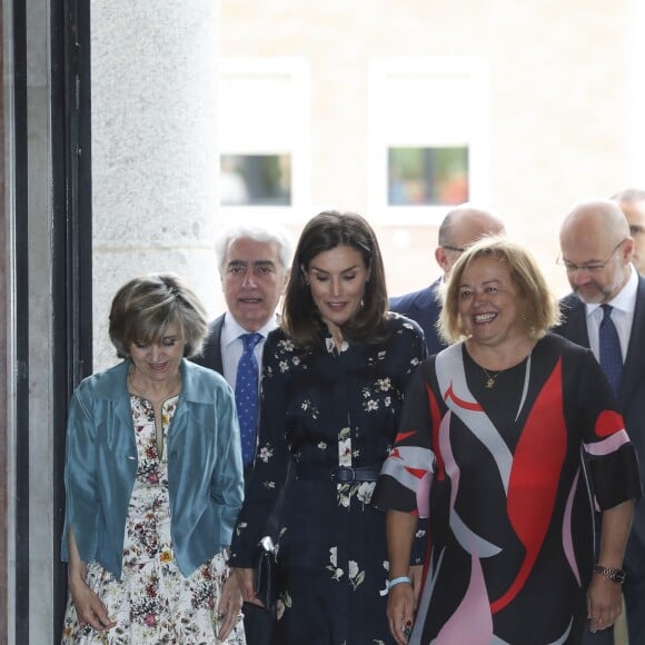 La reine Letizia d'Espagne (en robe Massimo Dutti) lors de la cérémonie de remise des Prix du comité espagnol de l'UNICEF 2019 le 11 juin 2019 au siège du Conseil supérieur de la recherche scientifique à Madrid.