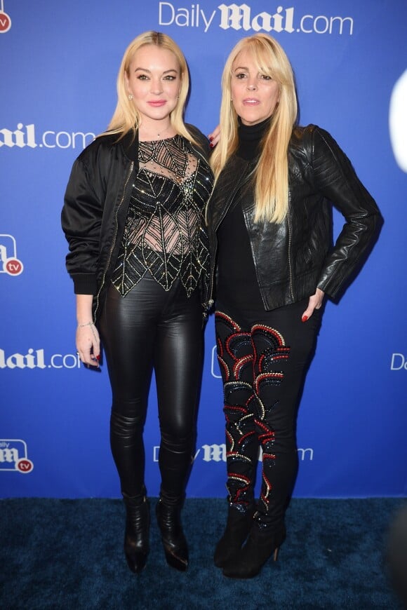 Lindsay Lohan et sa mère Dina Lohan lors de la soirée du Dailymail.com à l'Hôtel Moxy à New York, le 6 décembre 2017.