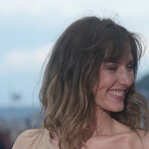 Doria Tillier et son compagnon Nicolas Bedos - Arrivée des people à la cérémonie de clôture du 33ème Festival du Film Romantique de Cabourg, le 15 juin 2019. © Giancarlo Gorassini/Bestimage