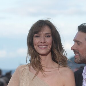 Doria Tillier et son compagnon Nicolas Bedos - Arrivée des people à la cérémonie de clôture du 33ème Festival du Film Romantique de Cabourg, le 15 juin 2019. © Giancarlo Gorassini/Bestimage