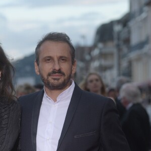 Juliette Binoche et Safy Nebbou - Arrivée des people à la cérémonie de clôture du 33ème Festival du Film Romantique de Cabourg, le 15 juin 2019. © Giancarlo Gorassini/Bestimage People