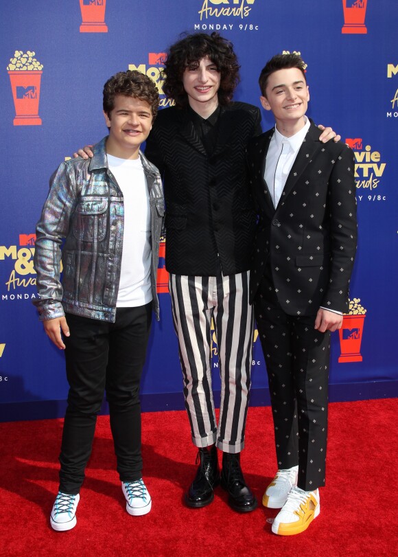 Gaten Matarazzo, Finn Wolfhard et Noah Schnapp (Starnger Things) assistent aux MTV Movie and TV Awards à Los Angeles le 15 juin 2019.
