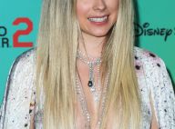 Avril Lavigne ose le maxi décolleté à une soirée Disney