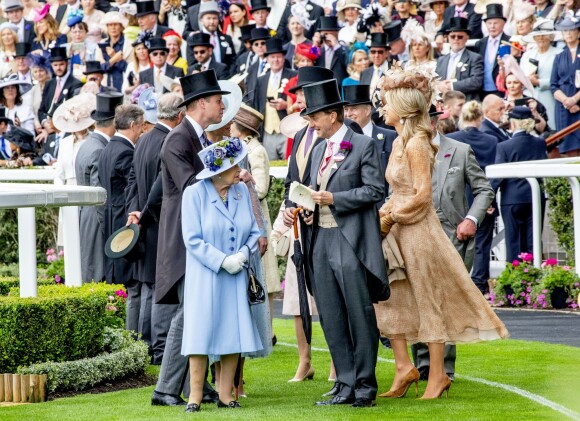 La reine Elizabeth II d'Angleterre, Kate Middleton, duchesse de Cambridge, le prince William, le roi Willem-Alexander des Pays-Bas et la reine Maxima des Pays-Bas au Royal Ascot le 18 juin 2019.
