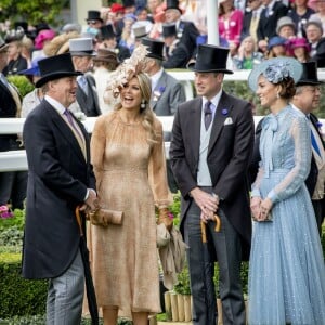 Kate Middleton, duchesse de Cambridge (robe Elie Saab), le prince William, duc de Cambridge, le roi Willem-Alexander des Pays-Bas, la reine Maxima des Pays-Bas au Royal Ascot le 18 juin 2019.