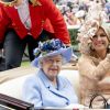 La reine Elizabeth II et la reine Maxima des Pays-Bas au Royal Ascot le 18 juin 2019.