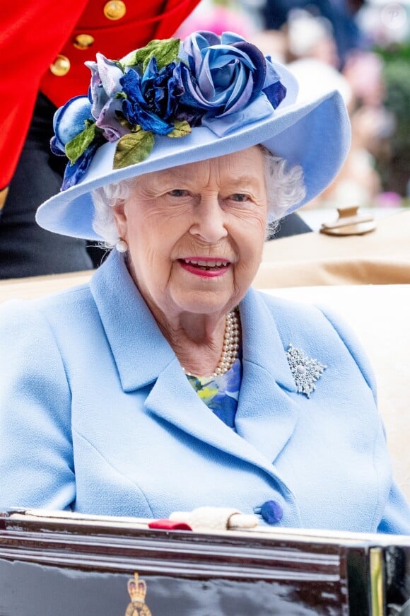 La reine Elisabeth II d'Angleterre - La famille royale d'Angleterre et le couple royal des Pays-Bas sont sur l'hippodrome d'Ascot pour assister aux courses le 18 juin 2019.  Ascot,18-06-2019 Royal family attend the Royal Ascot Horse Races.18/06/2019 - Amsterdam