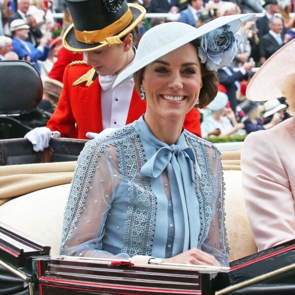 Kate Middleton, duchesse de Cambridge, et Camilla Parker Bowles, duchesse de Cornouailles, au Royal Ascot le 18 juin 2019.