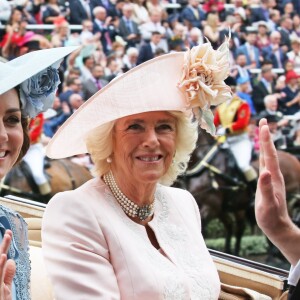 Kate Middleton, duchesse de Cambridge, et Camilla Parker Bowles, duchesse de Cornouailles, au Royal Ascot le 18 juin 2019.