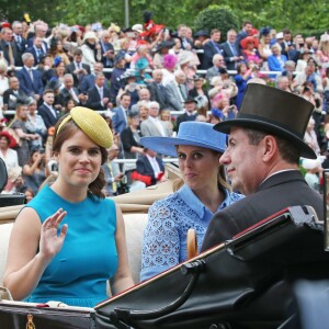 La princesse Beatrice d'York et la princesse Eugenie d'York au Royal Ascot le 18 juin 2019.