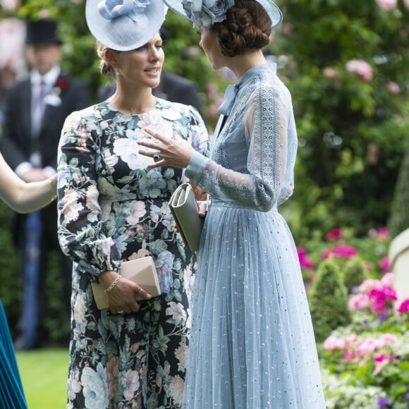 Kate Middleton, duchesse de Cambridge (en robe Elie Saab), avec la princesse Eugenie d'York et Zara Phillips (Zara Tindall) au Royal Ascot le 18 juin 2019.