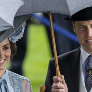 Kate Middleton, duchesse de Cambridge (en robe Elie Saab), et le prince William au Royal Ascot le 18 juin 2019.