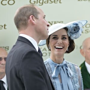 Kate Middleton, duchesse de Cambridge (en robe Elie Saab), et le prince William au Royal Ascot le 18 juin 2019.