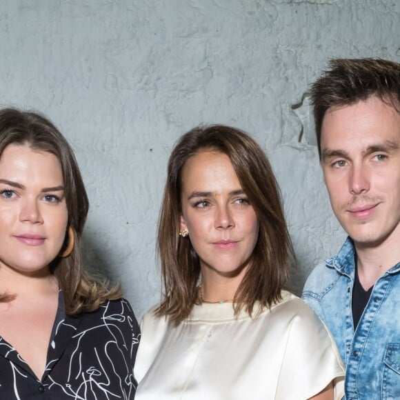 Pauline Ducruet posant avec sa soeur Camille Gottlieb et son frère Louis Ducruet lors du défilé de la première collection de sa marque de vêtements Alter Designs, printemps-été 2020, à La Cartonnerie à Paris le 18 juin 2019. © Cyril Moreau/Bestimage