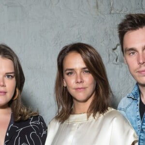 Pauline Ducruet posant avec sa soeur Camille Gottlieb et son frère Louis Ducruet lors du défilé de la première collection de sa marque de vêtements Alter Designs, printemps-été 2020, à La Cartonnerie à Paris le 18 juin 2019. © Cyril Moreau/Bestimage