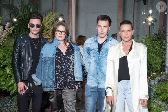 Camille Gottlieb, Louis Ducruet et la princesse Stéphanie de Monaco posant lors du défilé de la première collection de la marque de vêtements de Pauline Ducruet, Alter Designs, printemps-été 2020, à La Cartonnerie à Paris le 18 juin 2019. © Cyril Moreau/Bestimage