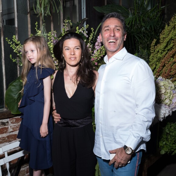 Daniel Ducret avec sa femme Kelly-Marie Lancien et leur fille Linoué Ducruet lors du défilé de la première collection de la marque de vêtements de sa fille Pauline Ducruet, Alter Designs, printemps-été 2020, à La Cartonnerie à Paris le 18 juin 2019. © Cyril Moreau/Bestimage