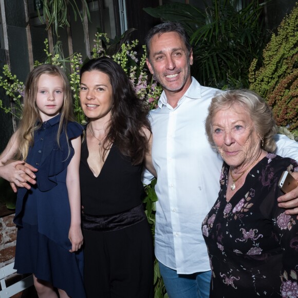 Daniel Ducret avec sa femme Kelly-Marie Lancien, leur fille Linoué Ducruet et sa mère Maguy Ducruet lors du défilé de la première collection de la marque de vêtements de sa fille Pauline Ducruet, Alter Designs, printemps-été 2020, à La Cartonnerie à Paris le 18 juin 2019. © Cyril Moreau/Bestimage