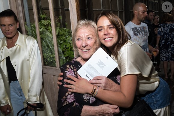 Pauline Ducruet avec sa grand-mère Maguy Ducruet, sous le regard de sa mère la princesse Stéphanie de Monaco, lors du défilé de la première collection de la marque de vêtements de Pauline Ducruet, Alter Designs, printemps-été 2020, à La Cartonnerie à Paris le 18 juin 2019. © Cyril Moreau/Bestimage