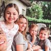Le chanteur américain de country Granger Smith avec sa femme Amber et leurs trois enfants, River, Monarch et London. Photo publiée sur Instagram le 12 mai 2019.
