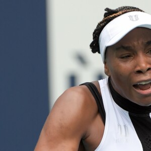 Venus Williams l'emporte face à Dalila Jakupovic (7/5 - 6/3) à l'Open de Miami au Hard Rock Stadium le 21 mars 2019