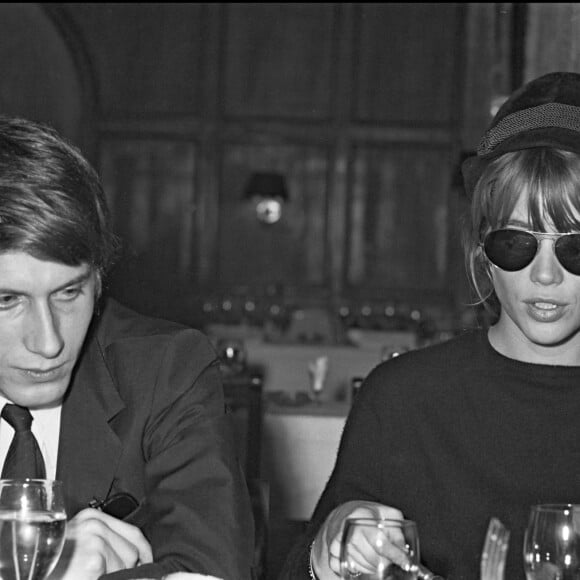 Jacques Dutronc et Françoise Hardy après un concerts en 1967
