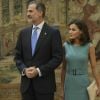 Le roi Felipe VI et la reine Letizia (robe Hugo Boss) d'Espagne au palais royal du Pardo à Madrid le 26 juin 2019 lors de l'assemblée générale des patronages de la Fondation Princesse des Asturies. Le couple royal a évoqué la première participation de la princesse Leonor des Asturies à la cérémonie des prix Princesse des Asturies au mois d'octobre.