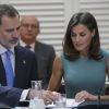 Le roi Felipe VI et la reine Letizia (robe Hugo Boss) d'Espagne au palais royal du Pardo à Madrid le 26 juin 2019 lors de l'assemblée générale des patronages de la Fondation Princesse des Asturies. Le couple royal a évoqué la première participation de la princesse Leonor des Asturies à la cérémonie des prix Princesse des Asturies au mois d'octobre.